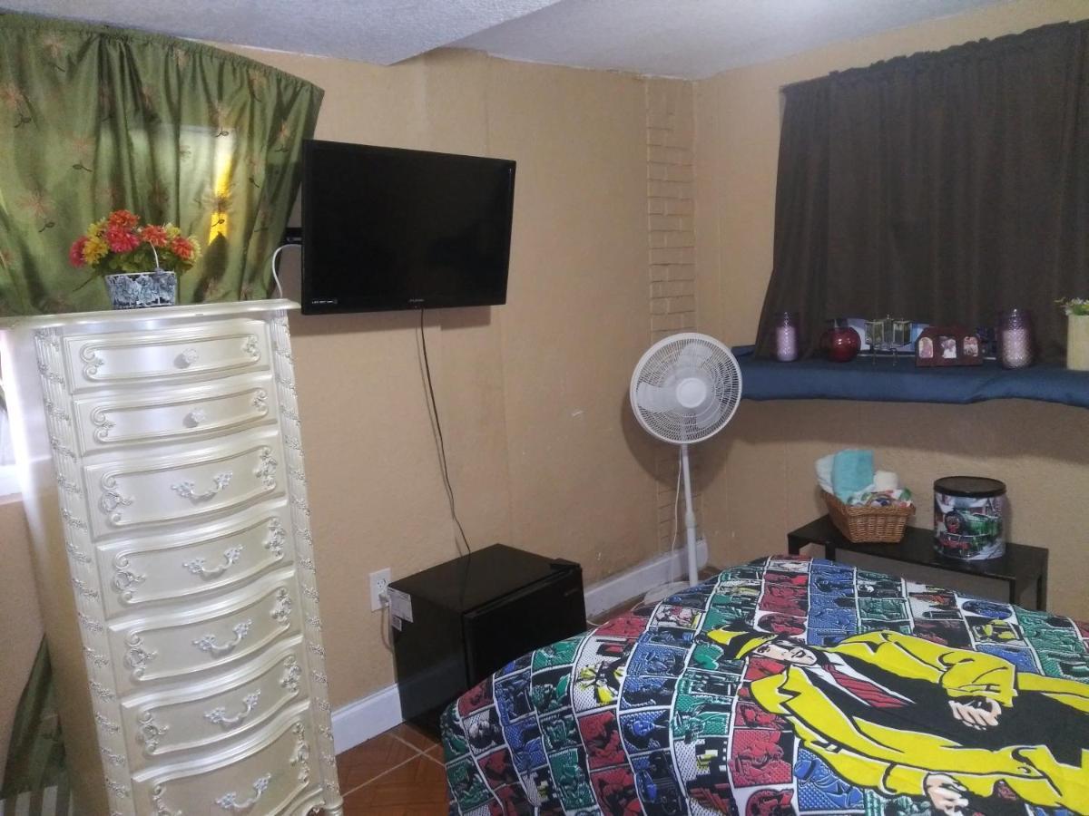 Bon Soleil Stadium Guesthome Miramar Luaran gambar