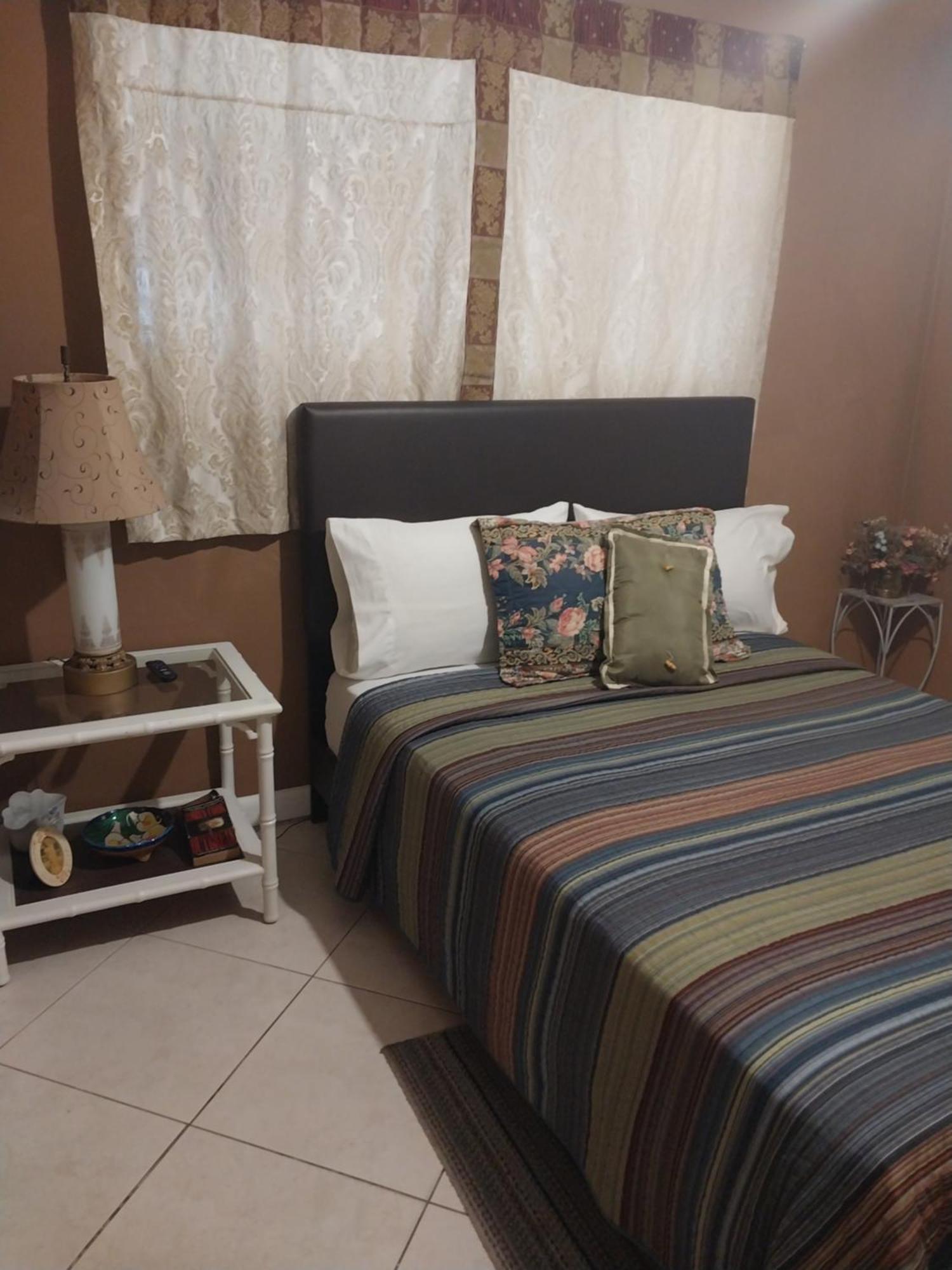 Bon Soleil Stadium Guesthome Miramar Luaran gambar