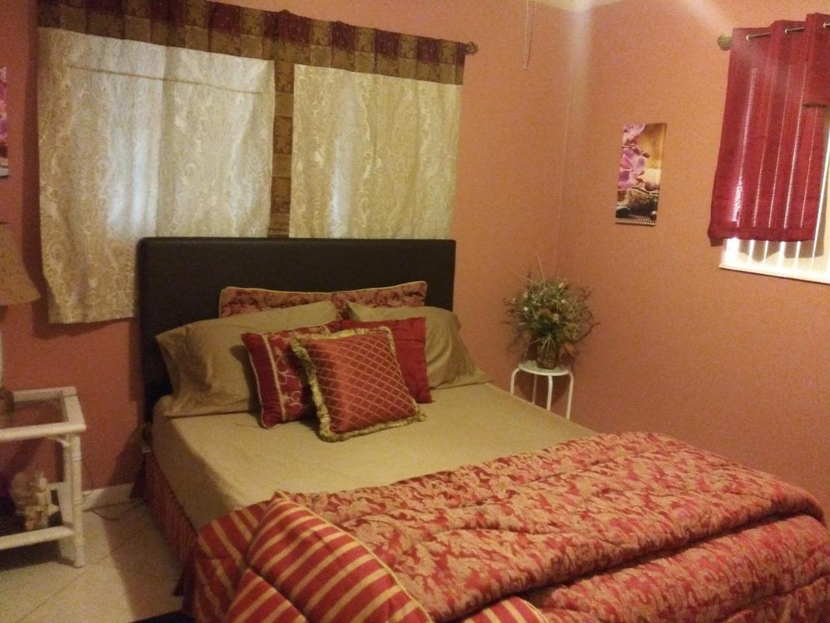 Bon Soleil Stadium Guesthome Miramar Luaran gambar