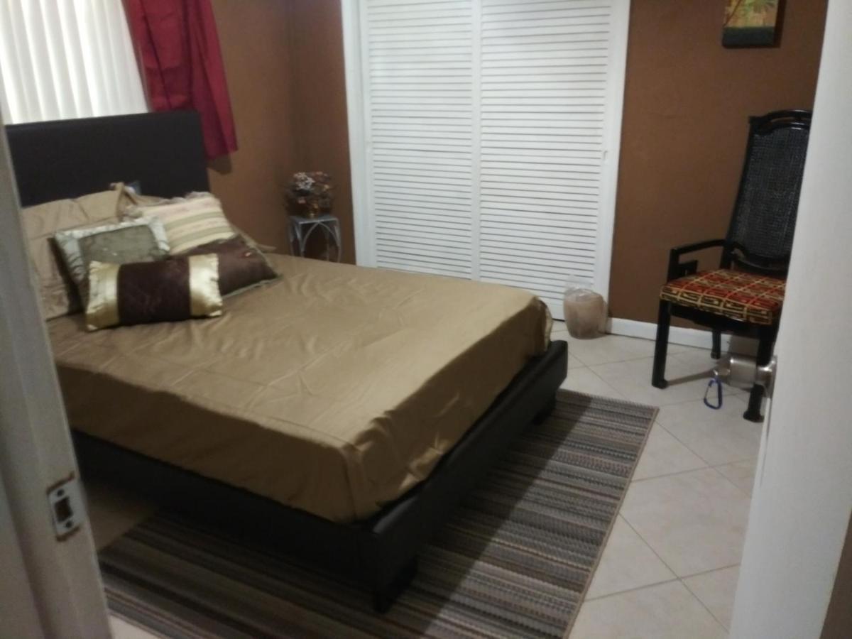 Bon Soleil Stadium Guesthome Miramar Luaran gambar